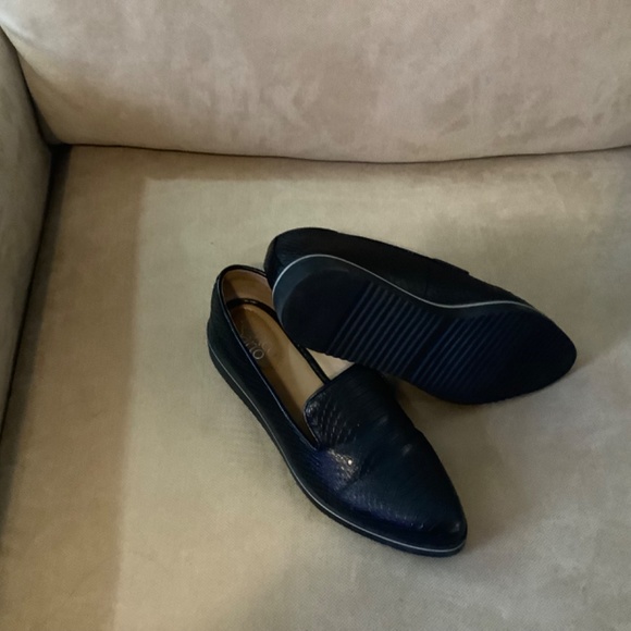 Shoes - Picture 2 of 3